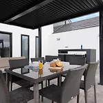 Enora Villa *