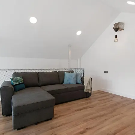 Enora Villa *